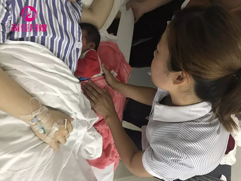 尚佳專業(yè)月嫂丨母乳丨吸奶器吸出來的奶量不能信！