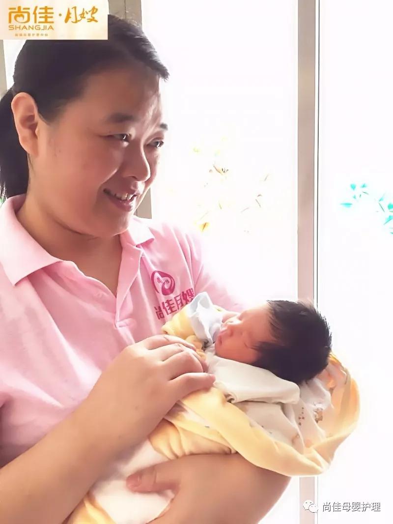 尚佳專業(yè)月嫂 | 母親生病丨 是否需停止哺乳？