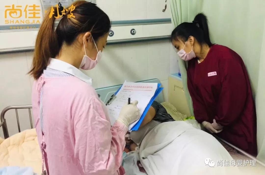 尚佳專業(yè)月嫂丨母乳丨你還認(rèn)為初乳很臟，要擠掉的嗎？