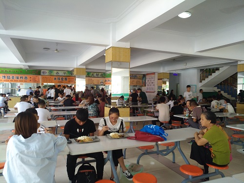 石家莊東華鐵路學(xué)校食堂怎么樣？
