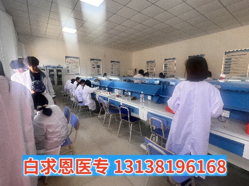 石家莊白求恩醫(yī)學(xué)中專學(xué)校多長(zhǎng)時(shí)間放假一次？