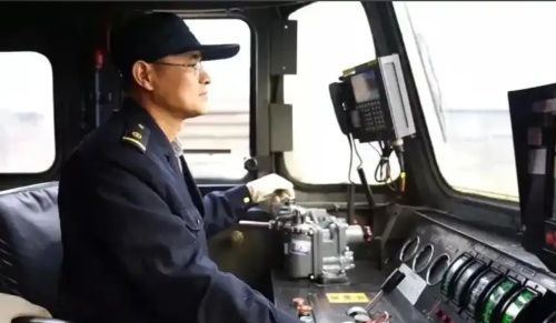 火車司機駕駛證怎么考？