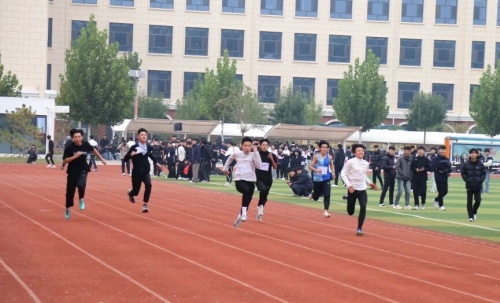 石家莊東華鐵路學(xué)校招生有年齡限制嗎？