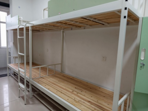 石家莊東華鐵路學(xué)校學(xué)生讓帶手機(jī)嗎？