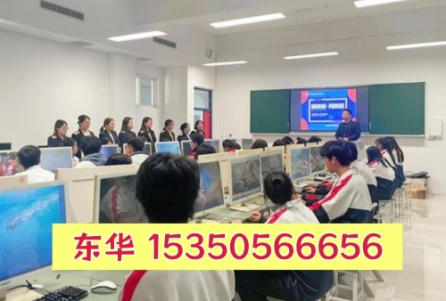 石家莊東華鐵路學(xué)校有校服嗎？平時讓穿校服嗎？